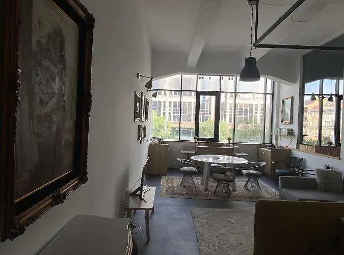 Loft Astoria Superior Suite